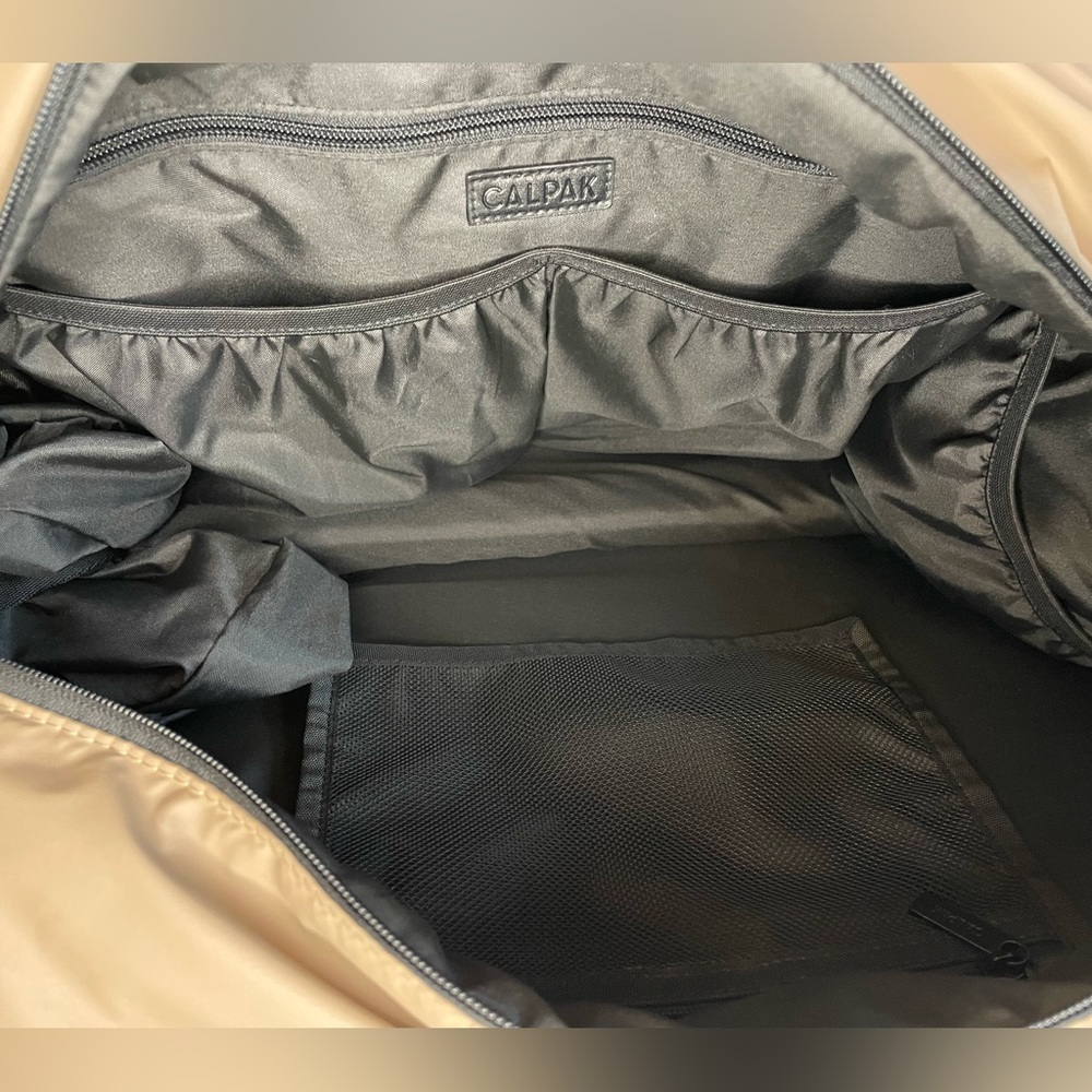Padded Tote Bag in Taupe - Picture 5 of 7